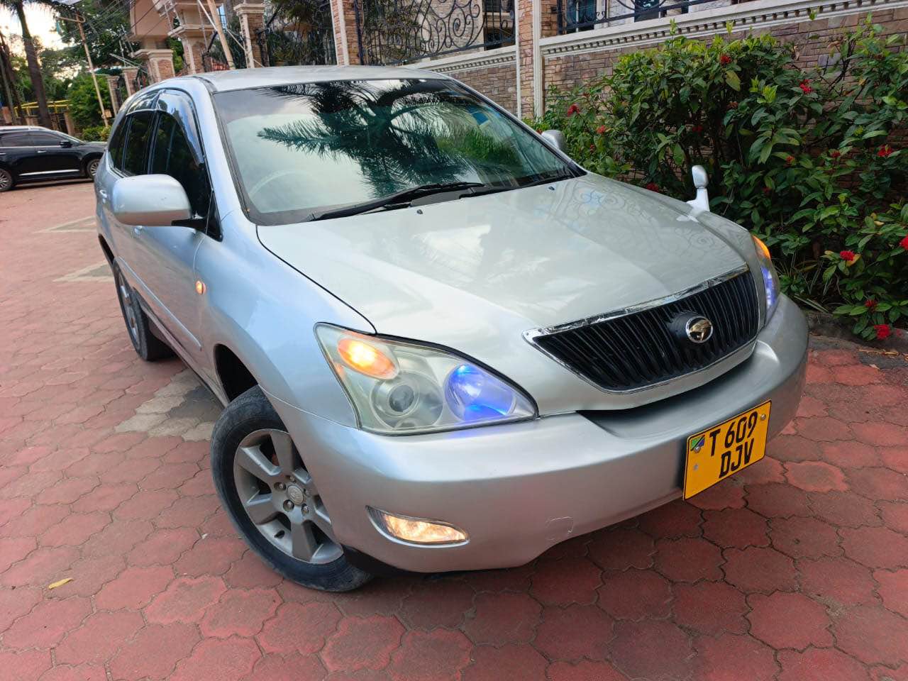 A picture of Toyota Harrier