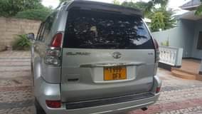 A picture of HIZO GARI HAPO CHINI ZOTE NI NZIMA NA KAMA HAPO