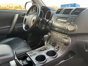 A picture of NEW ENTRY WITH BETA DEALZ DIRECT BELGIUM 3 SEATERS TOYOTA