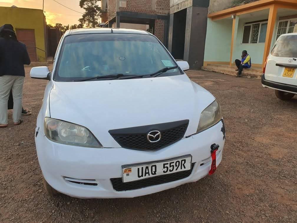 A picture of 2003 Mazda demio