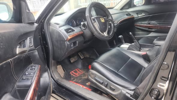 A picture of Lexus is250 2010