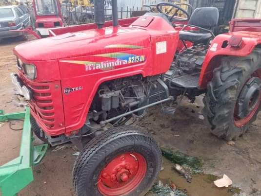 A picture of Mahindra tractor