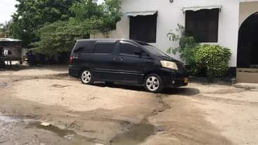 A picture of Toyota Alphard for sell