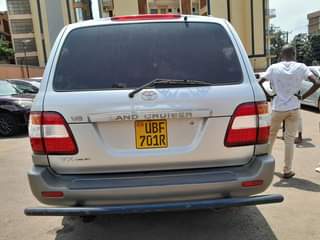 A picture of LANDCRUISER V8 2005 PETRAL 95M. 0706717170