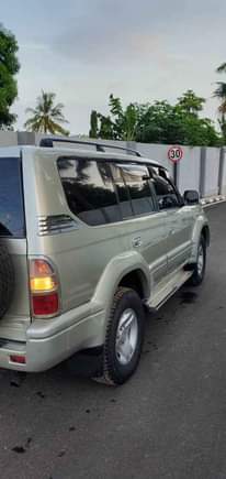 A picture of LAND CRUISER PRADO