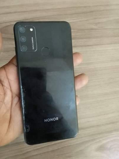 A picture of uhawei honor 9A