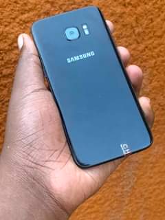 A picture of BLACK S7EDGE SAMSUNG