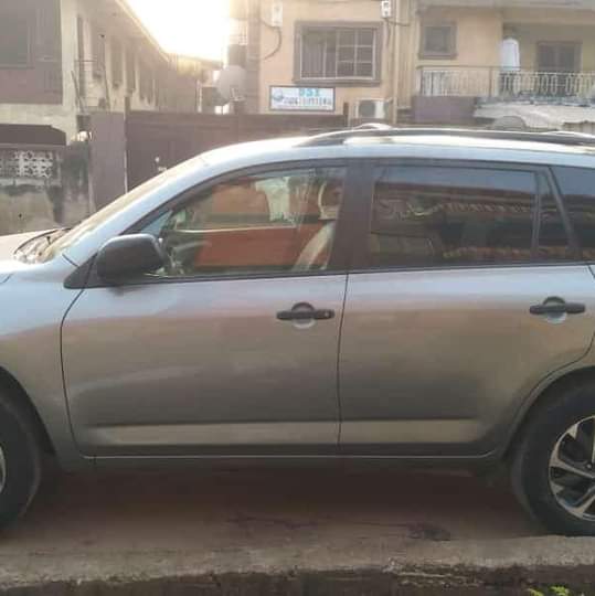 A picture of TOYOTA RAV4