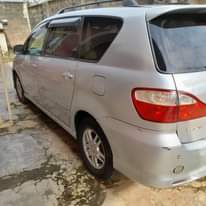 A picture of TOYOTA IPSUM 2006