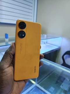 A picture of OPPO RENO 8T