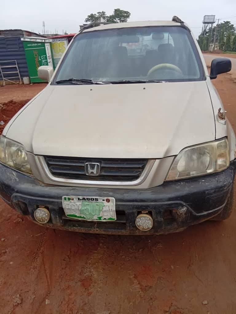 A picture of 1999 CR V old model