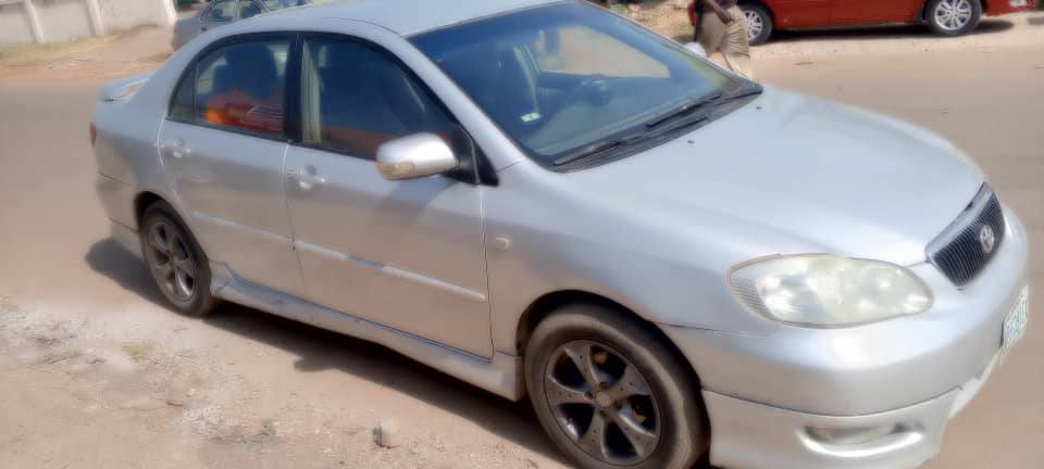 A picture of Dealers deal Distress Toyota Corolla S 2004 model in a