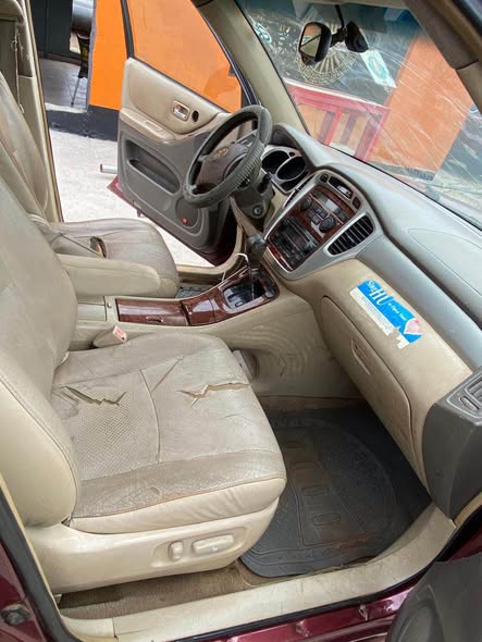 A picture of Toyota Highlander 2005 model