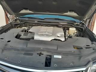 A picture of Lexus LX 570