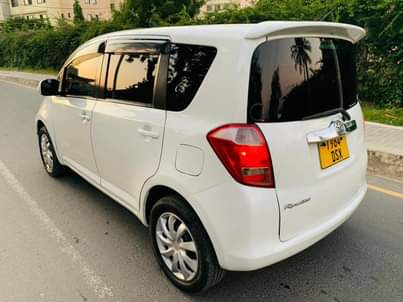 A picture of TOYOTA RACTIS