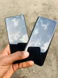 A picture of Samsung S9 And Sony Experia 8 docomo
