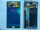 A picture of Tunauza vioo vya simu original na battery zake original na
