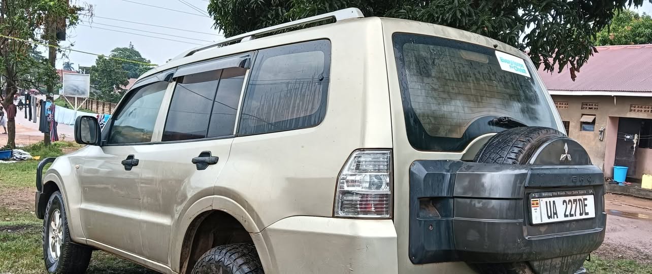 A picture of It s Manual Diesel at 27m 0701938451