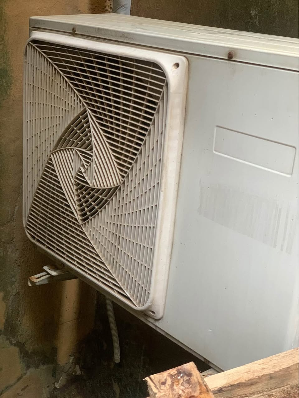 A picture of Haier thermocool Inverter Ac 1.5hp