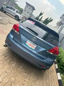 A picture of TOYOTA VENZA 2011