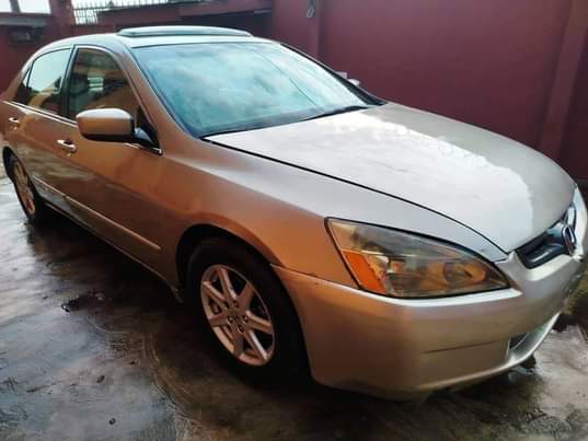 A picture of 2005 HONDA Honda accord