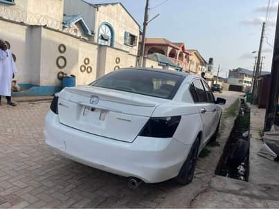 A picture of Honda Accord 09