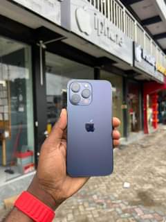 A picture of iPhone 14 pro max 256gb 255 69 472 4815