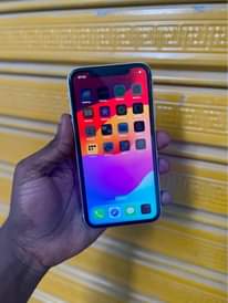 A picture of iPhone 11 PLAIN