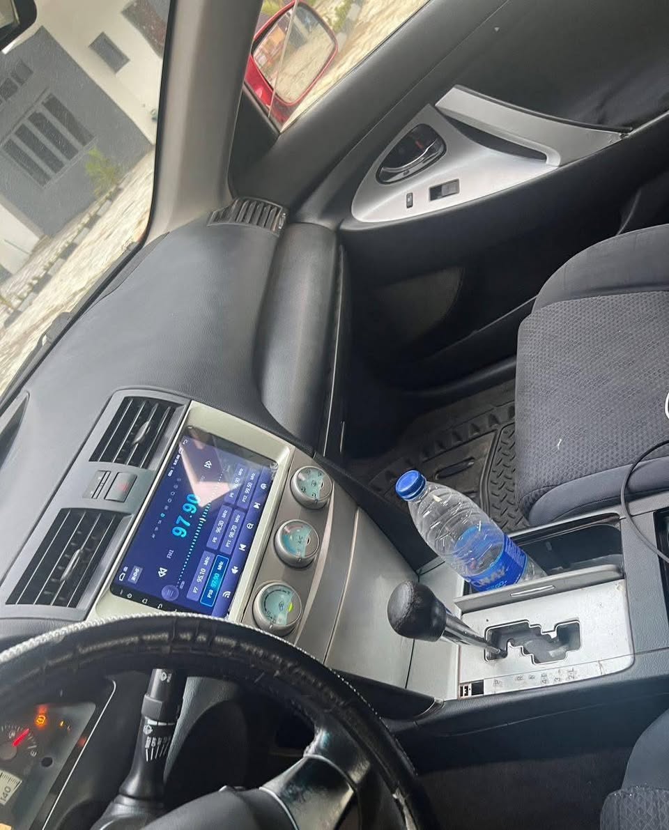 A picture of Super Clean Registered Toyota Camry SE 2009