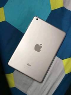 A picture of Ipad mini 3 at 230k 16GB _ Touch ID works_HD