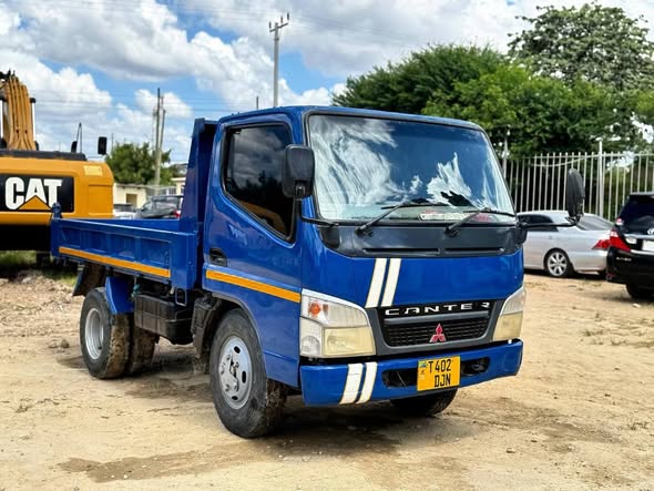 A picture of MITSUBISHI CANTER TIPPER CONTACT 0702 900 988 OR 0614 000