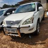 A picture of TOYOTA HARRIER 2005 34M