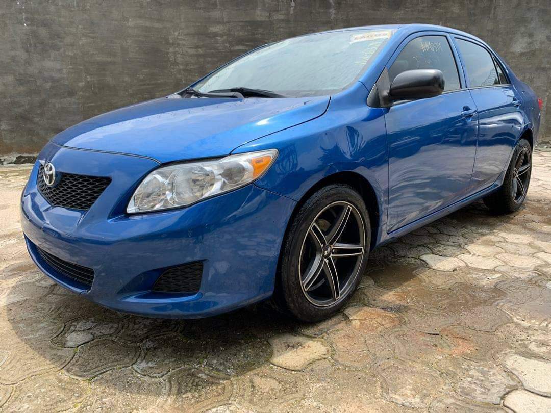 A picture of 2010 Toyota corolla model 2010
