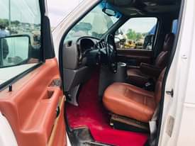 A picture of Ford E 150 Explorer van