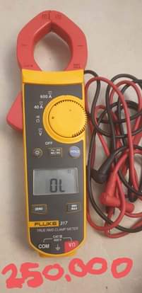 A picture of FLUKE 317 TRUE RMS CLAMP METER