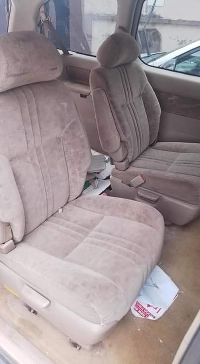 A picture of Toyota Sienna 2001