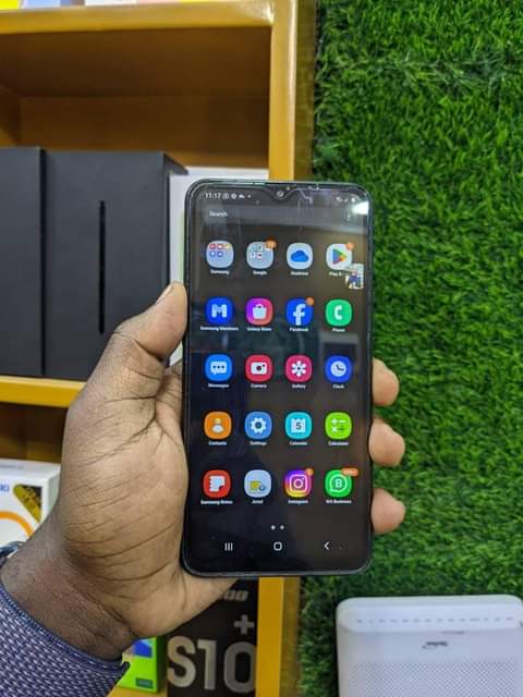 A picture of Sumsung A10s 32gb