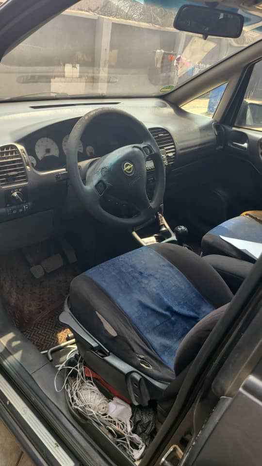 A picture of Money needed asap Opal zafra manual transmission First body engine