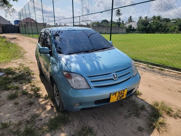 A picture of Toyota IST Reg CWP Ml 7 2 Full Ac Engine