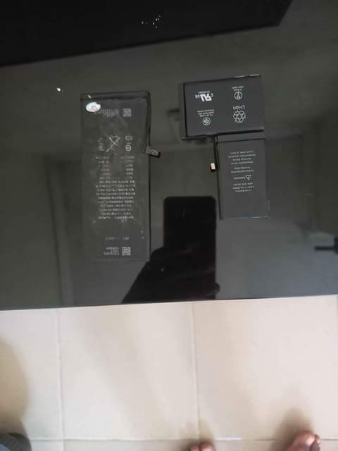 A picture of Iphone6 X bettry