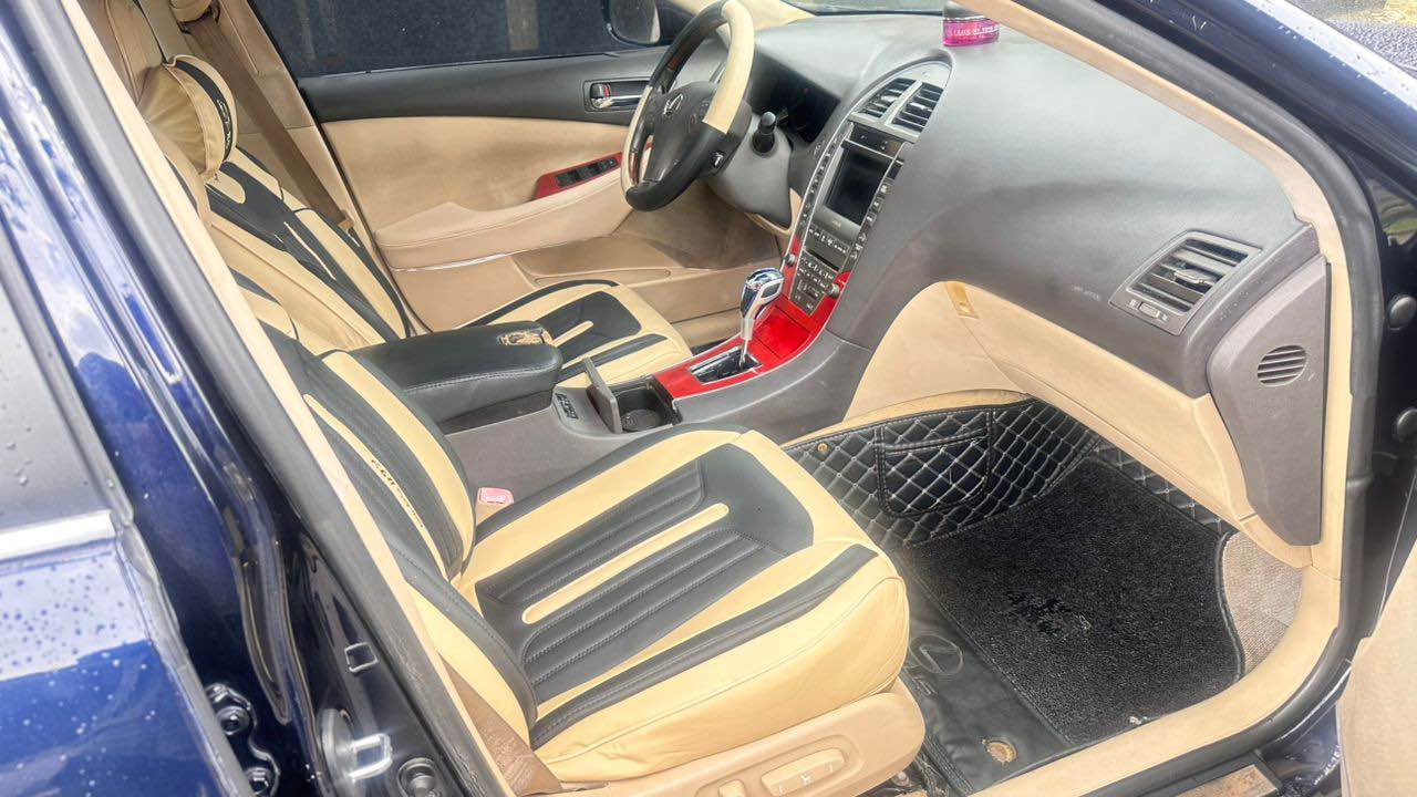 A picture of Lexus es350