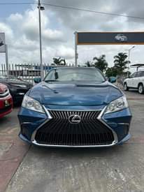A picture of Lexus ES350