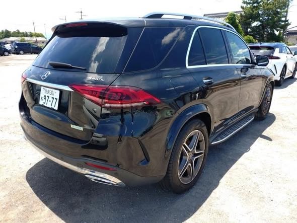 A picture of DAMAGED MERCEDES BENZ GLE READY TO BE IMPORTED UGX 70MILLION