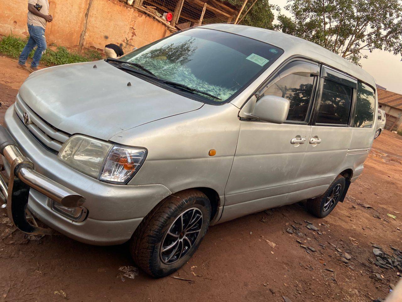 A picture of Toyota Noah