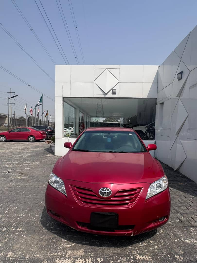 A picture of 2008 Camry sports