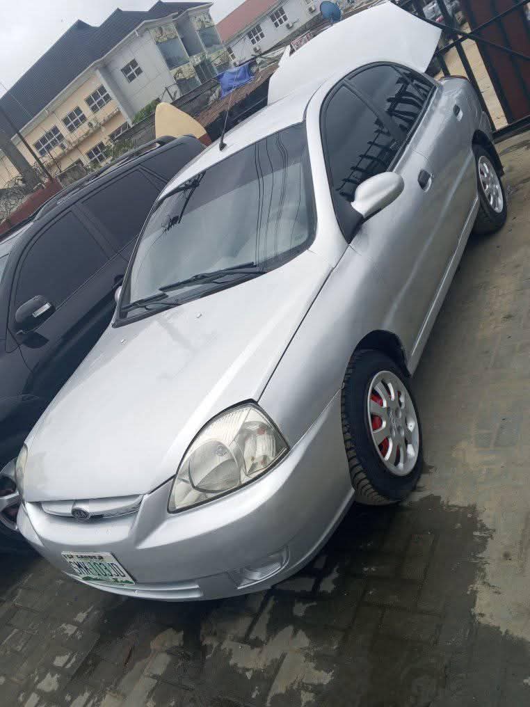 A picture of 2005 Kia Rio 2005