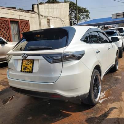 A picture of HARRIER 2015 73M