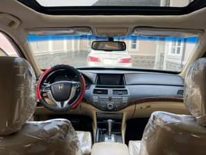 A picture of wow This is registered but not used Honda crosstour 2010