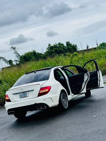 A picture of Good deal 2008 09 Mercedes Benz c300 Fully pimped to
