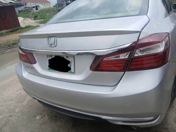 A picture of Honda Accord 2017 fullest options keyless 4 plugs for sale